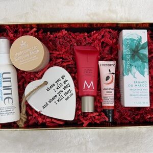 Hempz Juicy Peach Slices with Red and White Accents